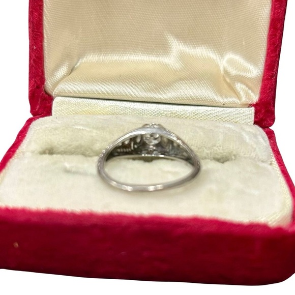 Intricate Diamond Ring 3.4g Platinum - Picture 5 of 6